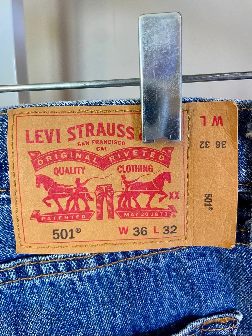 Levi's 501 Men's Button Fly Denim Jeans 36 x 32 Cotton Medium Blue
